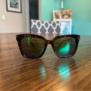 Abaco Zoe Tortoise/Ocean Polarized Sunglasses
